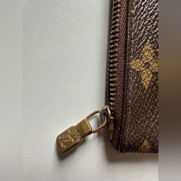 Authentic Louis Vuitton Key Pouch - Picture 3 of 6